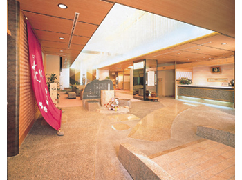 Toi Hotel Sankaiteil lobby.