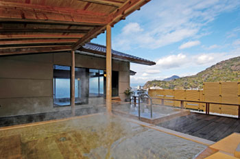 Open-air bath