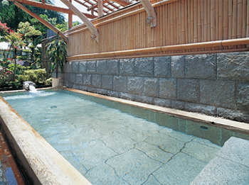 Open-air bath