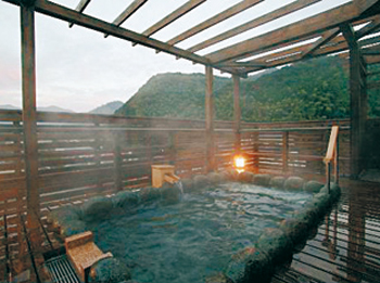 Open-air bath