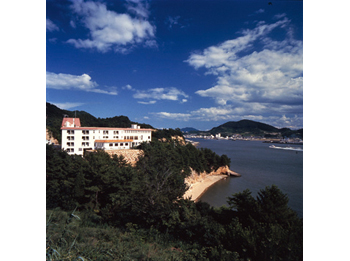 Hotel facade.