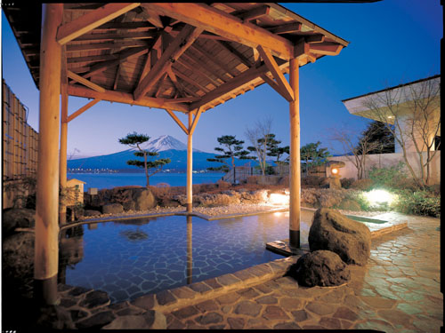 【Stay in a Special Hot-Spring Hotel】