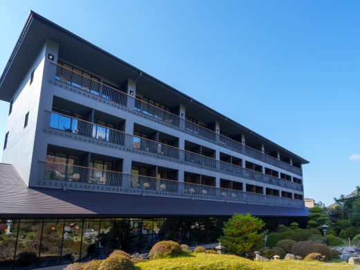 Exterior Exterior